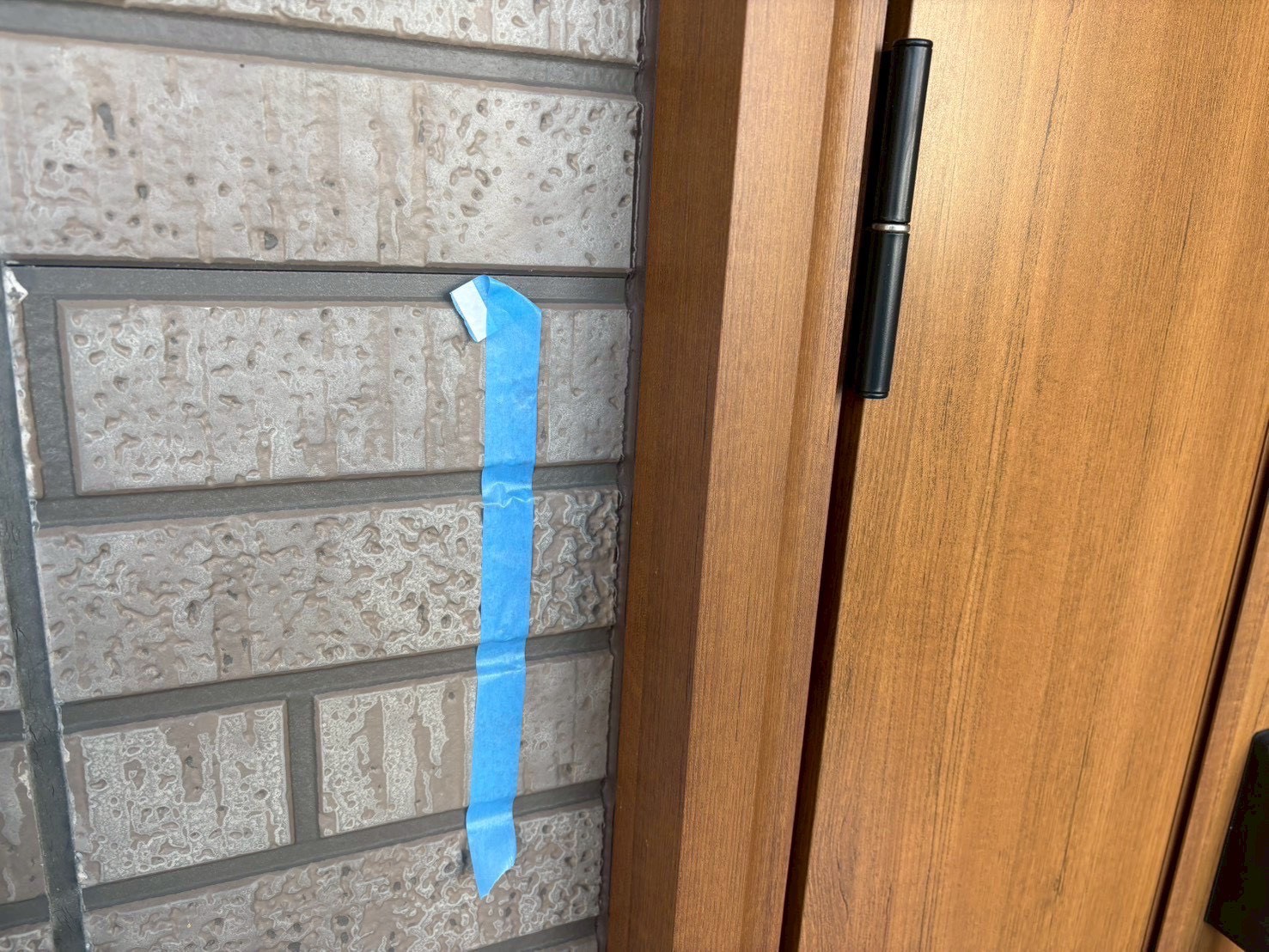 現状(玄関扉枠廻り)